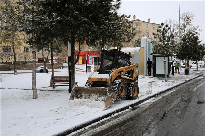 Talas´ta karla mücadele aralıksız sürüyor