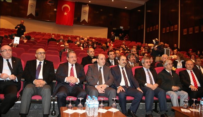 Erciyes Üniversitesi´nde akademik, idari personel  ile öğrencilere ödül töreni düzenlendi