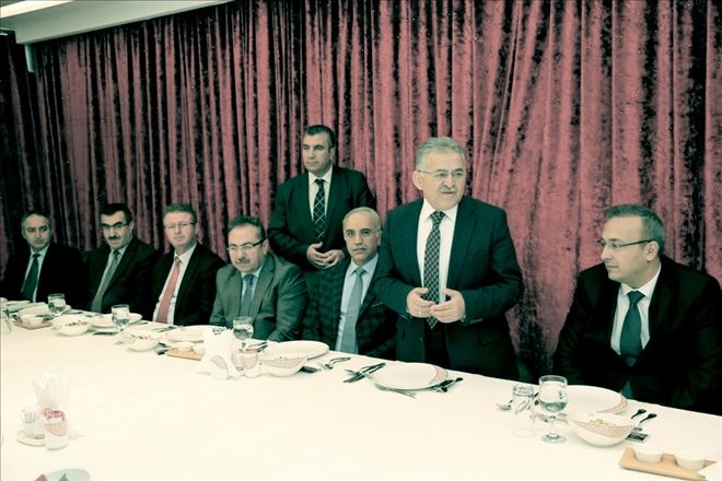 Başkan Büyükkılıç Belediyenin emektarları ile vedalaştı