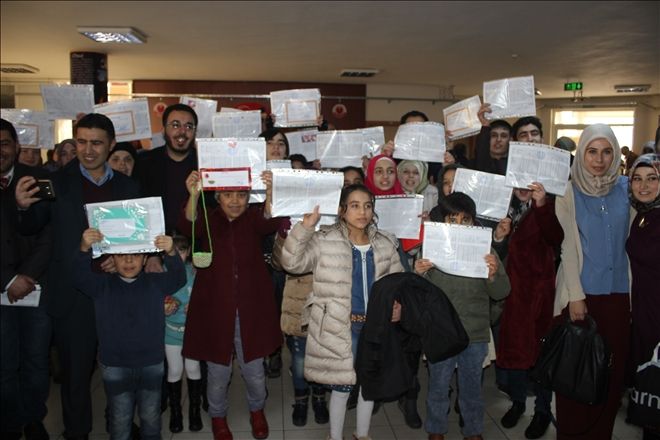 Kayseri´de 6 bin 833 Suriyeli öğrenci karne heyecanı yaşadı