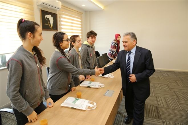 Melikgazi Belediyesi TEOG´da başarılı olan öğrencileri ödüllendirdi