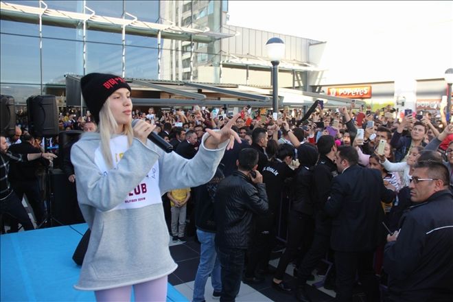 Aleyna Tilki konserine yoğun ilgi 