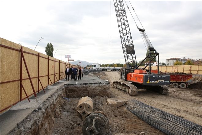 Başkan Çelik şantiyelerde incelemelerde bulundu 