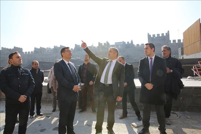 Başkan Çelik, Tarihi Kayseri Kalesi´ndeki restorasyon çalışmalarını takip etti 