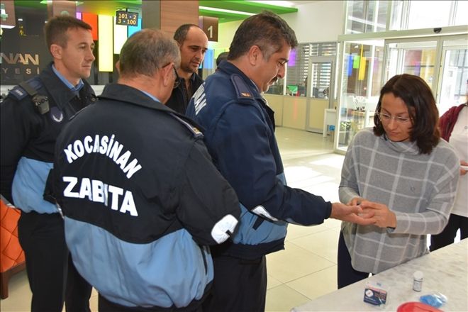 Seminere katılan belediye personeline şeker taraması yapıldı 