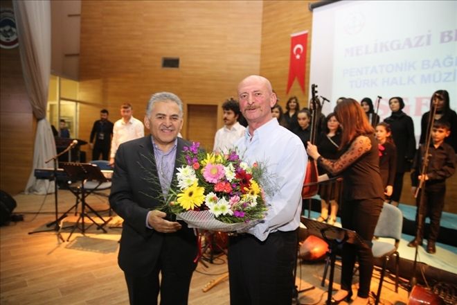Melikgazi Belediyesi´nin Türk Halk Müziği Konserine Büyük İlgi