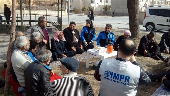 Türk vatandaşları ile Suriyeli mülteciler parkta buluştu 