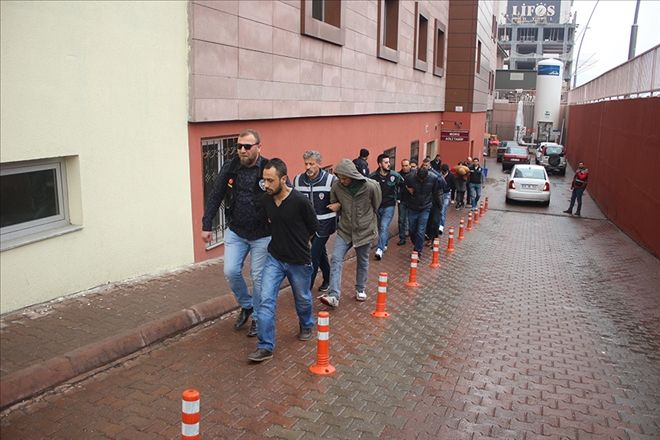 Şafak operasyonunda gözaltına alınan 12 kişi adliyeye sevk edildi