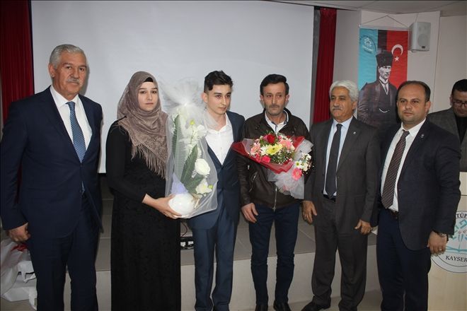 İstiklal Şairi Mehmet Akif anısına şiir yarışması düzenlendi