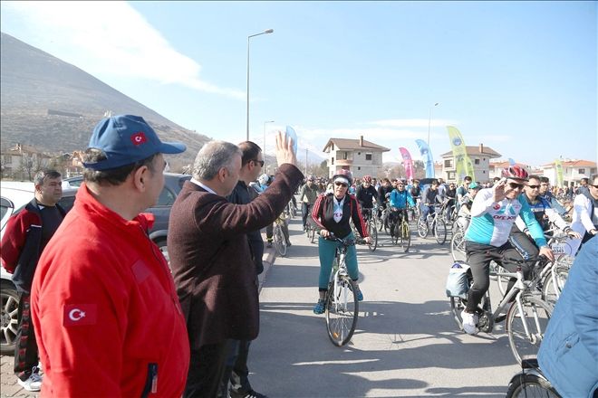 Sağlık için pedalladılar