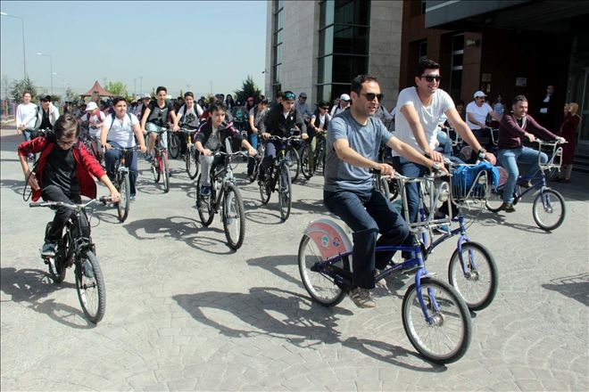 Tekden öğrencileri Bisiklet Şenliği ile stres attı 