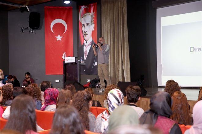 AGÜ´de Lise Öğrencilerine Hayal Konferansı