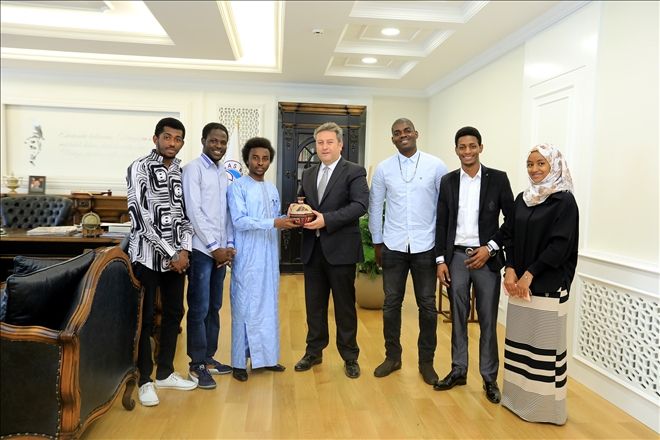 Afrikalı öğrencilerden Başkan Palancıoğlu´na ziyaret