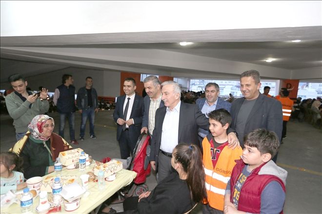 Büyükşehir, 3 bin 500 kişiye iftar yemeği verdi