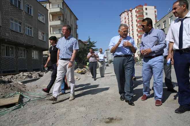 Hürriyet mahallesinde yol yapım ve düzenleme çalışmaları başladı