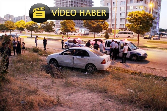 Kaldırımda yürürken otomobil çarptı: 1 ölü, 1 yaralı