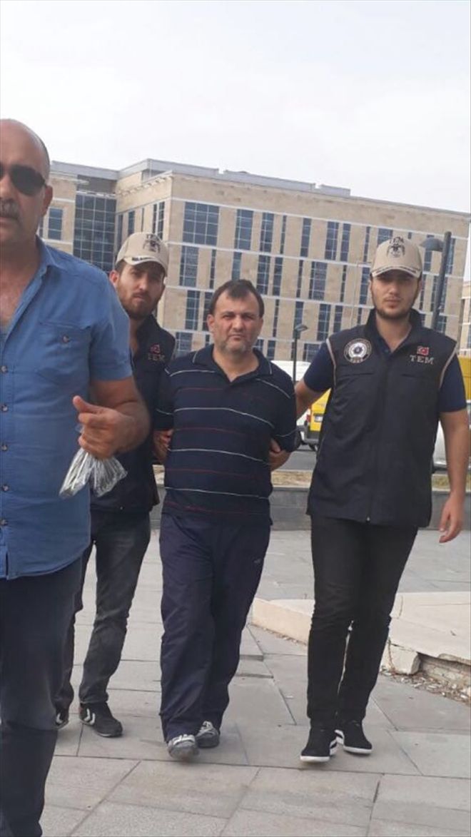 FETÖ´den aranan öğretmen sahte kimlikle yakalandı