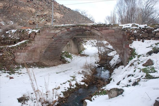 Tarihi köprü Melikgazi Belediyesi´ne emanet 