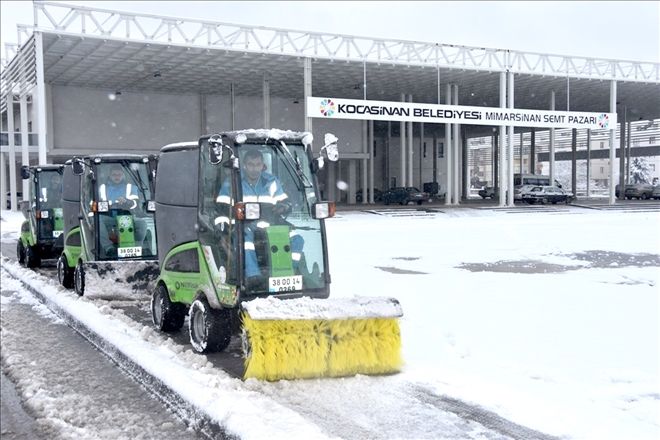 Kocasinan Belediyesi Modern Araçla Karları Temizleniyor 