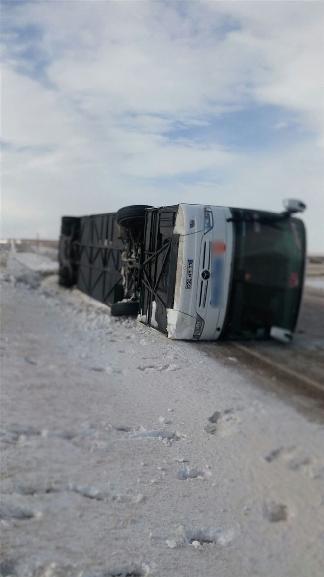 Kayseri - Malatya karayolunda 3. otobüs kazası: 3 yaralı 