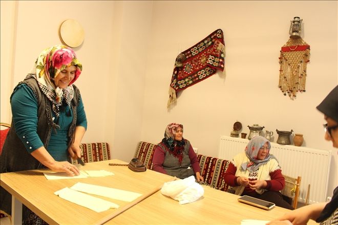 Akkışlalı annelerden kahraman askerlere mantı 