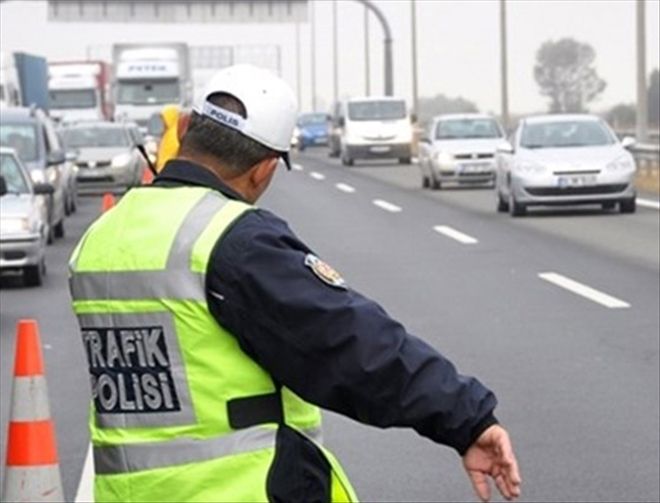 NATO CADDESİ ESNAFI TRAFİKTEN ANLAYIŞ BEKLİYOR