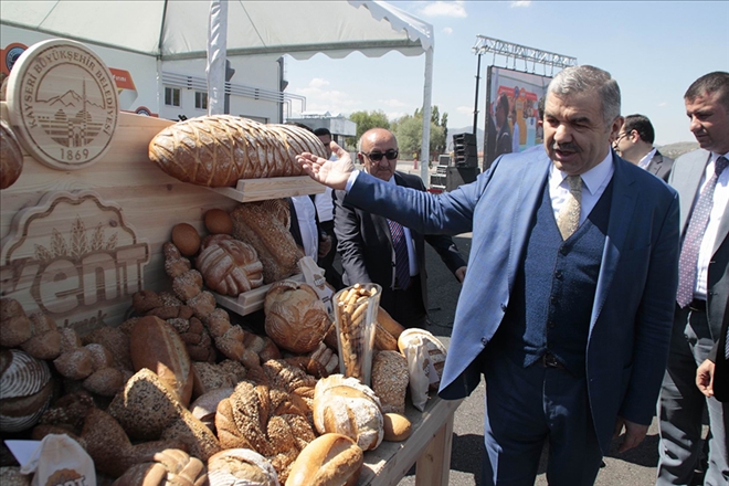 Kayserililer ekmeği hem kaliteli hem de ucuza yiyor 