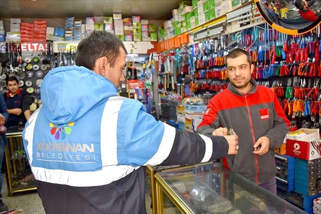 Temizlik işçilerinden örnek davranış 