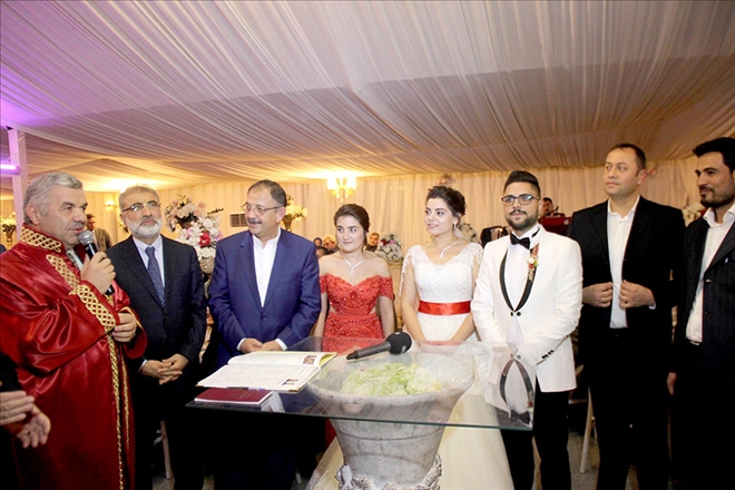 AK Parti Genel Başkan Yardımcısı Özhaseki nikah şahidi oldu 