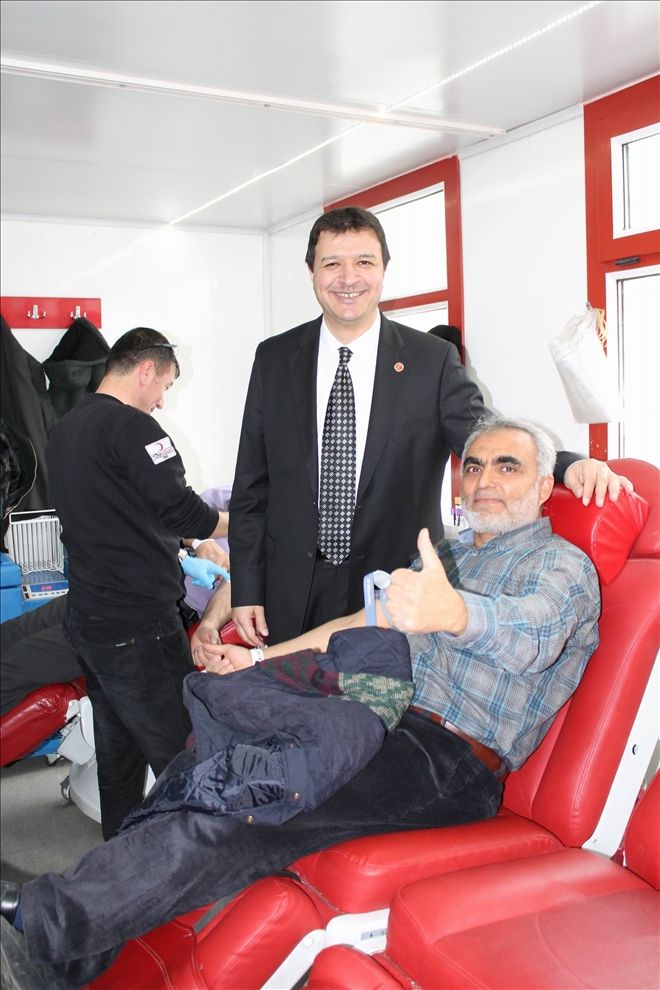Saadet Partililer Zeytin Dalı Operasyonu için kan bağışı yaptı 