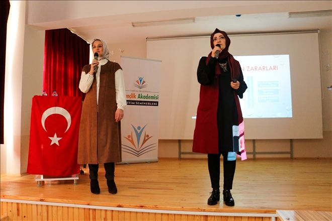 Yahyalı´daki gençlere sosyal medyanın zararları anlatıldı 