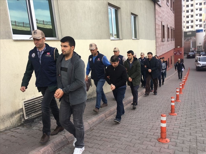 FETÖ operasyonunda gözaltına alınan 11 kişi adliyeye sevk edildi 