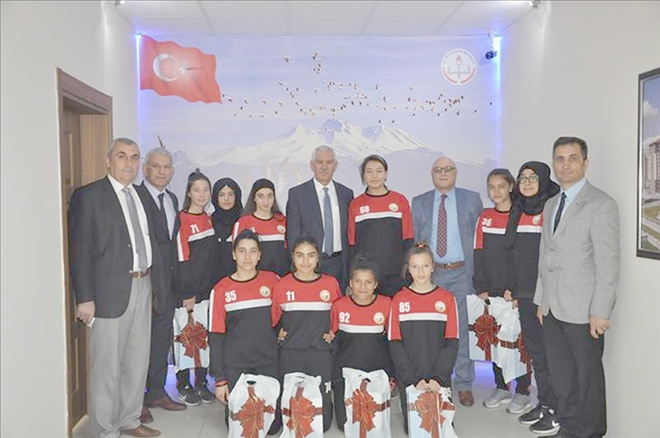 Türkiye Şampiyonlarını Ödüllendirildi 