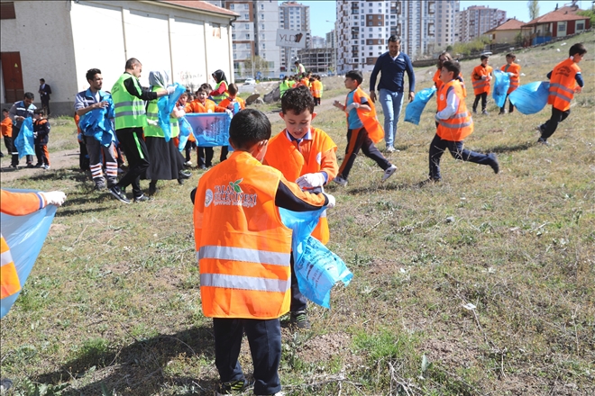 Talas Belediyesi Ve Öğrencilerden Çevre Temizliği 