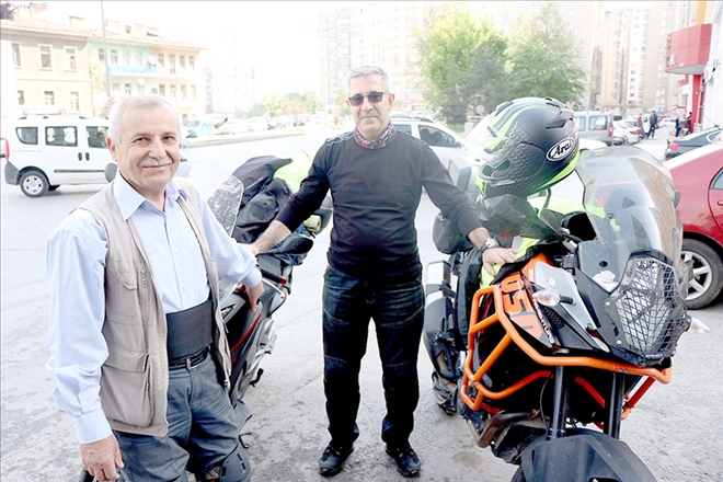 Yaşlarına aldırmadılar, motosikletle Türkiye turunu çıktılar 