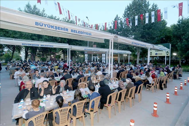 Büyükşehir´in iftar sofrası 