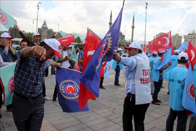 Türk-İş 1 Mayıs´ı ?Erik Dalı´ ile kutladı 