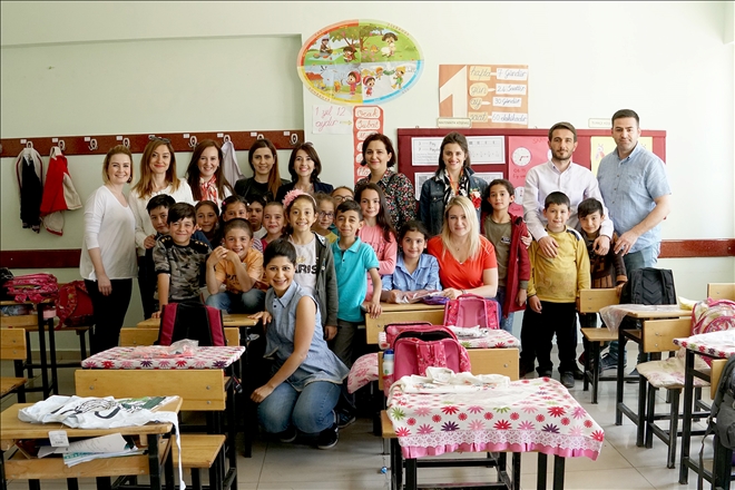 TOPLANAN KIYAFETLER ÇOCUKLARA VERİLDİ