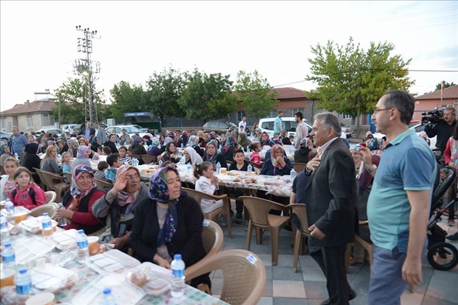 Başkan Büyükkılıç Turan Mahallesinde iftar açtı 