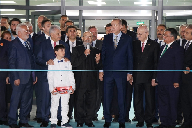 Cumhurbaşkanı Erdoğan ve Başbakan Yıldırım okul açılışına katıldı 