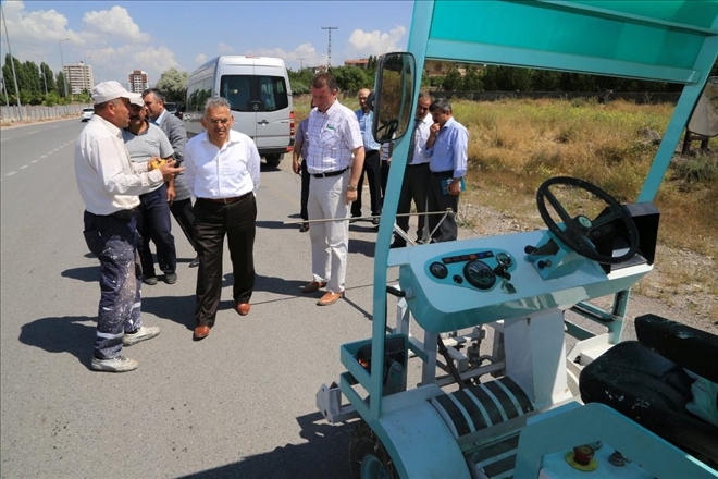 Melikgazi yolları gözden geçiriyor