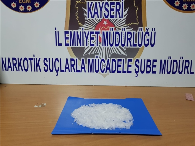 Uyuşturucu madde ticareti yapan şahıslar yakalandı 