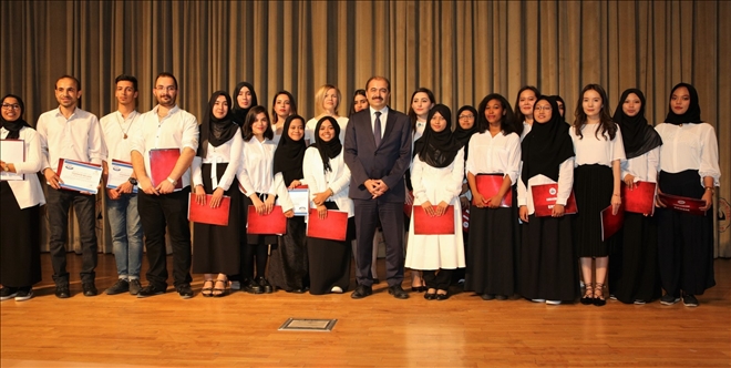 Erciyes Üniversitesi Türkçe Öğrenim Programından 261 öğrenci mezun oldu 