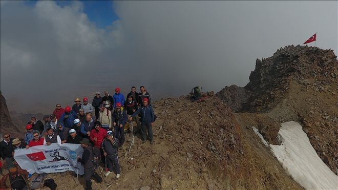 Aşık Seyrani anısına 1. Erciyes zirve tırmanışı gerçekleştirildi 