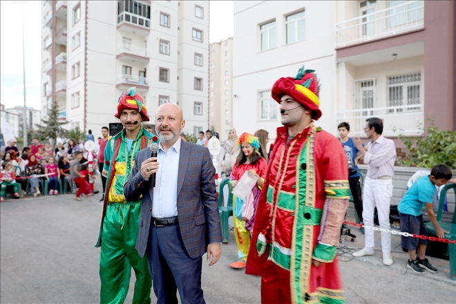 Başkan Çolakbayrakdar Sokak Oyunları Şenliklerine katıldı 