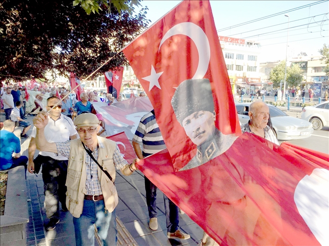 CHP Zafer Bayramı yürüyüşü yaptı 