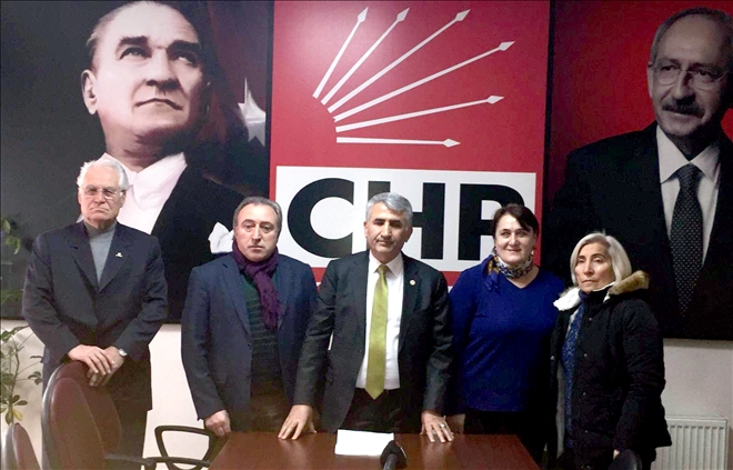 CHP´DE İSTİFA DEPREMİ