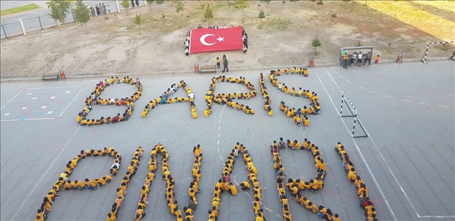 Öğretmenler ve öğrencilerden Mehmetçiğe destek büyüyor 