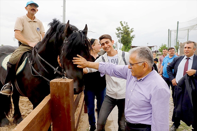 Hayvanları Koruma Günü´nde hayvanat bahçesi ücretsiz 