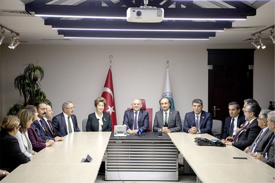 Erciyes Platformu üyeleri Başkan Büyükkılıç’ı ziyaret etti 